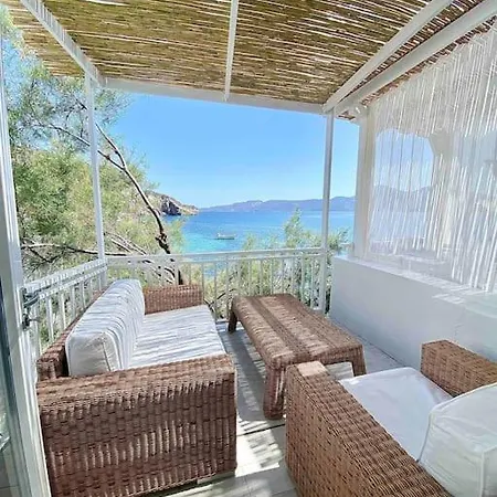 Casa Del Mar Milos Tatil Evi